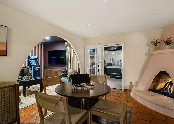 Heated Pool Hot Tub Arcades 2 Kings * Litchfield Park