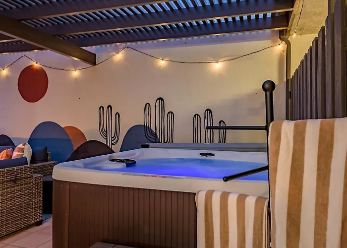Holiday home Heated Pool Hot Tub Arcades 2 Kings